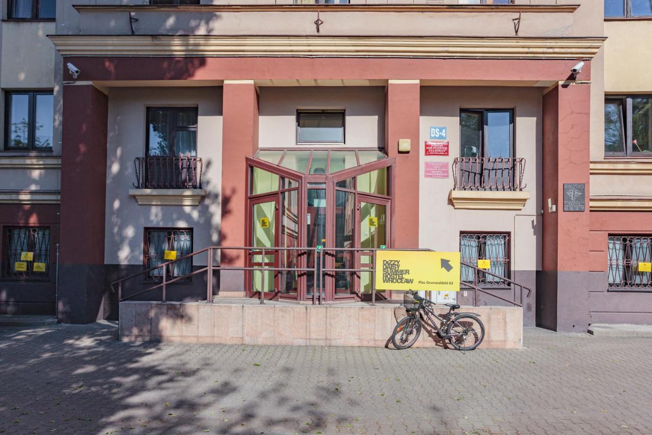 Dizzy Daisy Hostel Wroclaw Exterior photo