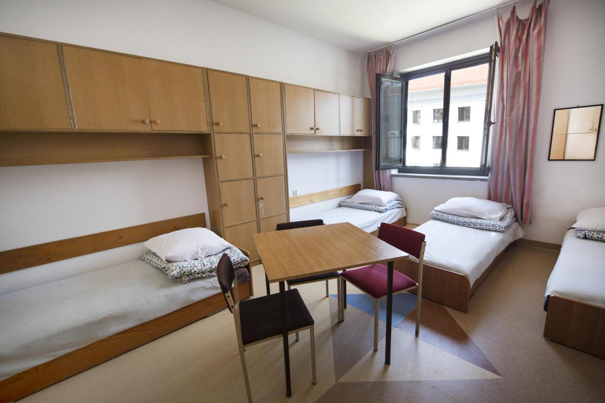 Dizzy Daisy Hostel Wroclaw Room photo